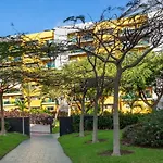 Apartment Abora Garden With Terrace, Pool, Extensive Gardens And Free Parking