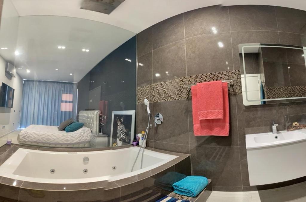 Penthouse In The Sea, Tauro Appartamento