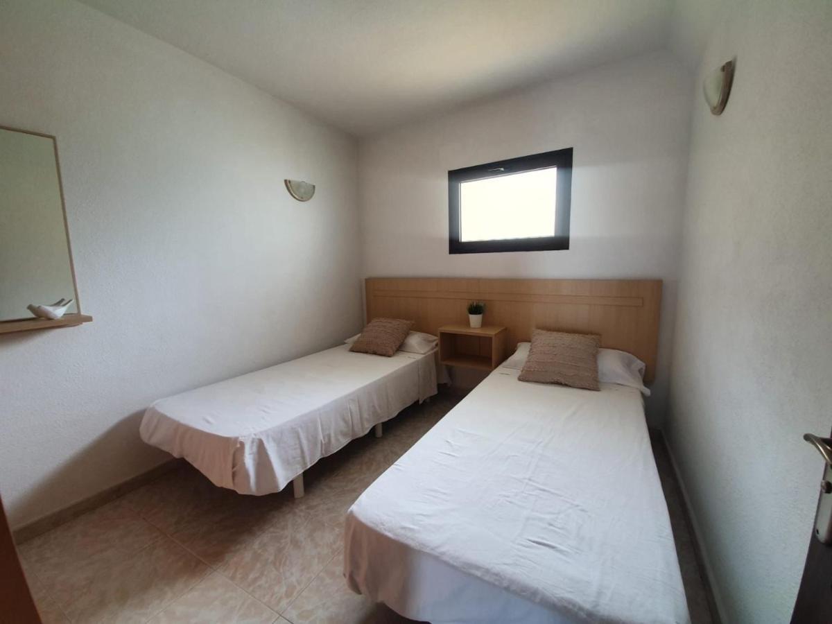 Ocean Front Cozy 2 Bedroom, 3 Beds Spacious- Netflix, Pool, Lift & Fast Wifi Appartamento *