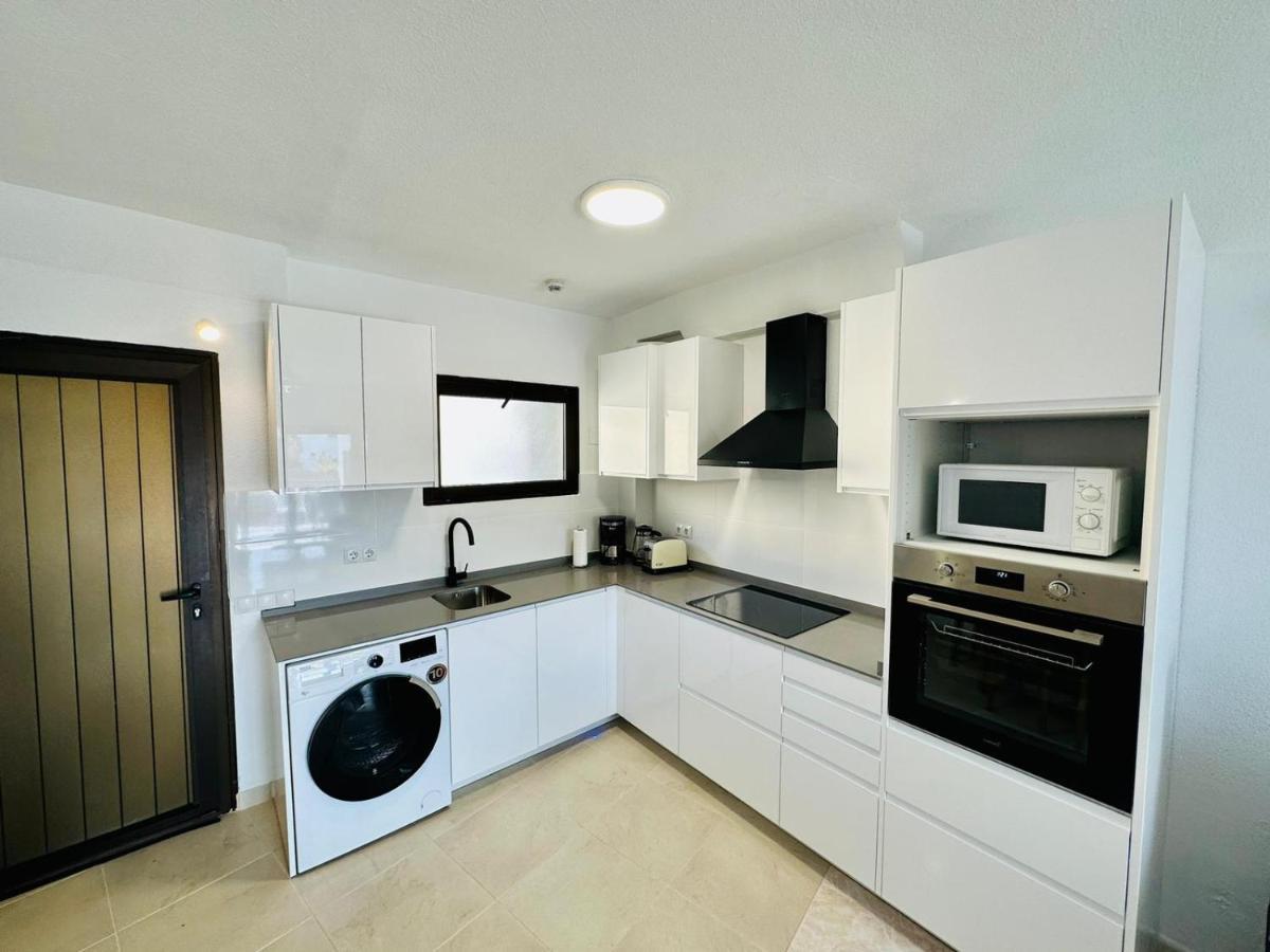 Appartamento Ocean Front Cozy 2 Bedroom, 3 Beds Spacious- Netflix, Pool, Lift & Fast Wifi Playa del Inglés