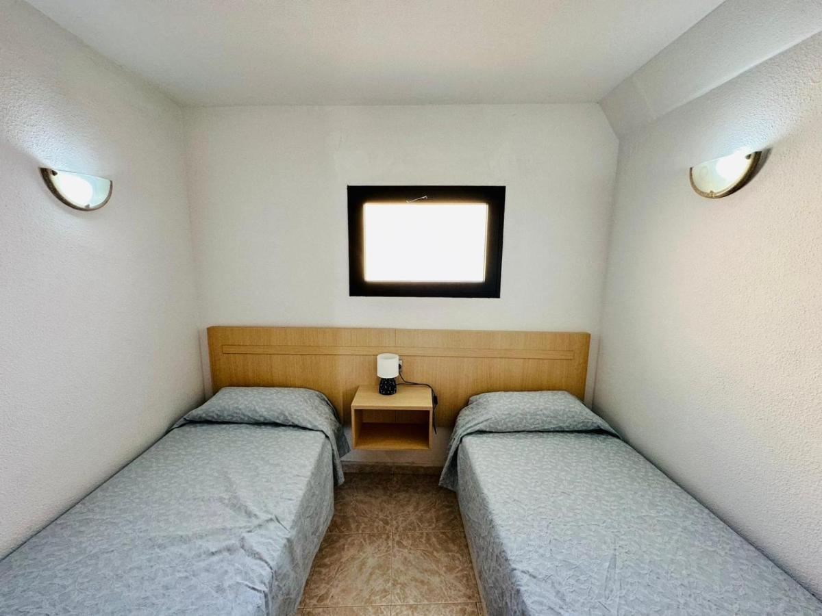 Ocean Front Cozy 2 Bedroom, 3 Beds Spacious- Netflix, Pool, Lift & Fast Wifi Appartamento *