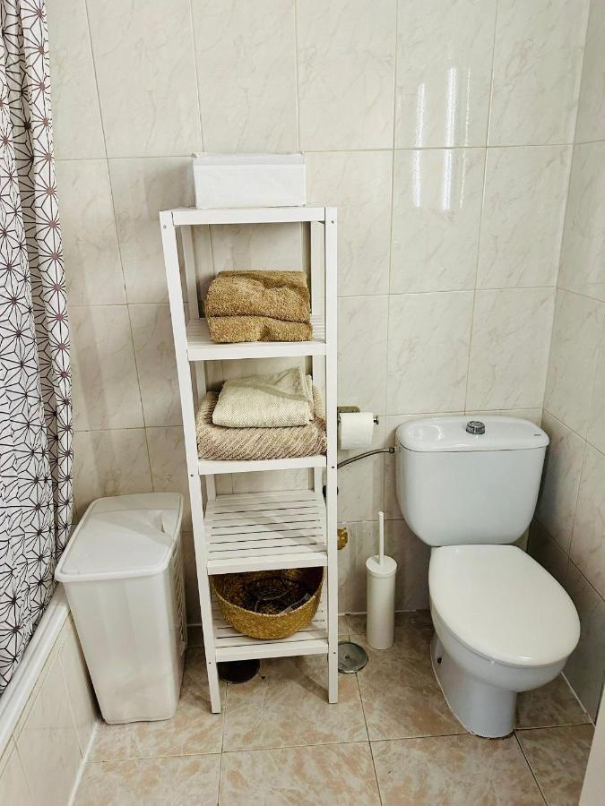 Ocean Front Cozy 2 Bedroom, 3 Beds Spacious- Netflix, Pool, Lift & Fast Wifi Appartamento