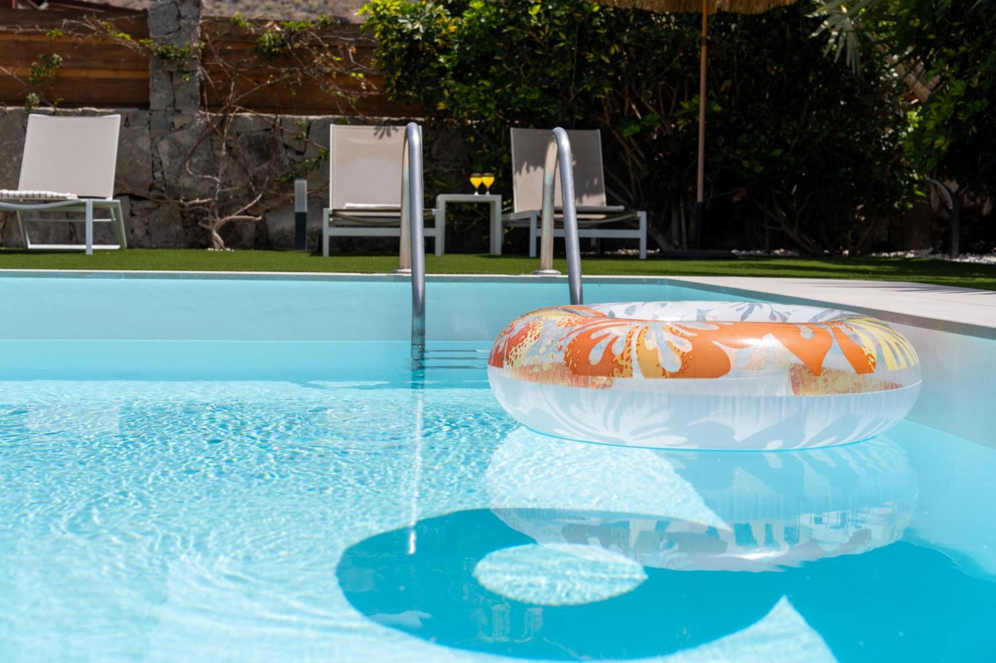 Diana With Private Swimming Pool In Tauro *