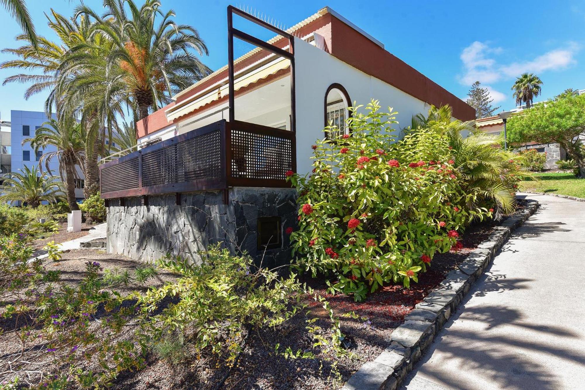 Red Rocks By Villagrancanaria San Agustín