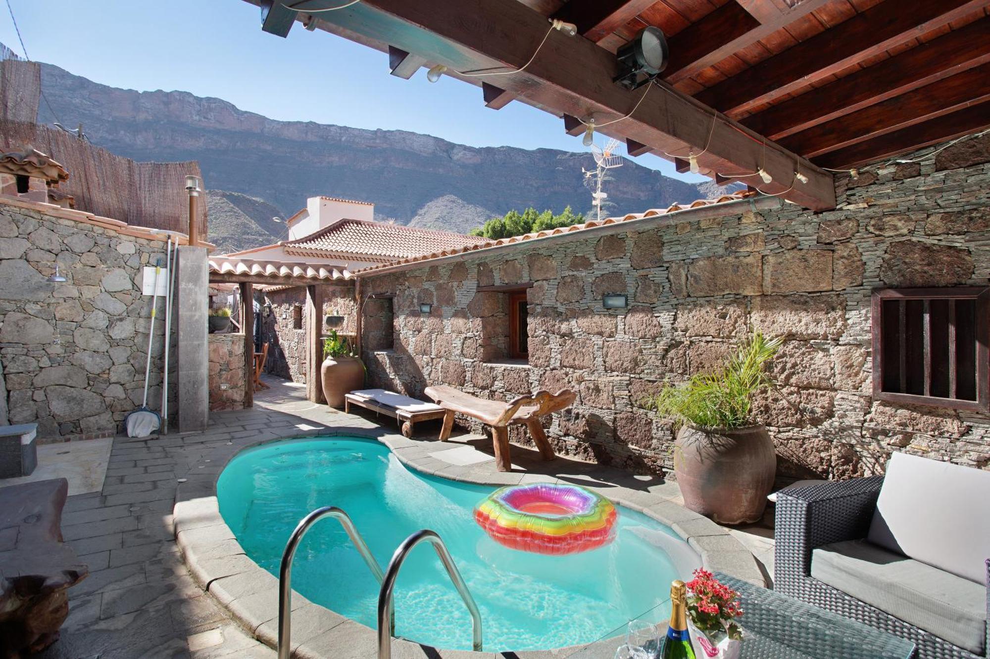Bentayga Sensation With Pool