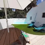 Villa Aura