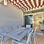 Brand New Home With Sunset Terrace