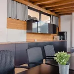 Flatguest Roomtiques Private Rooms