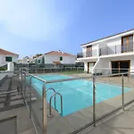 Bonito Bungalow Con Piscina Junto A La Playa