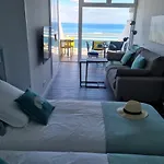 Luxury Suite Over The Beach