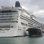 Santa Catalina Queen