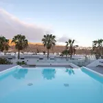 2Br Private Terrace House - Solarium & Pool