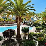 Playa Del Cura - Spacious Beachside Apartment