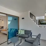 Martina\'S Suite Vacation