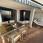 Sunny Modern Apartment - Sea View And Beach Access