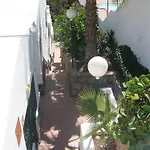 Laguna Apartments