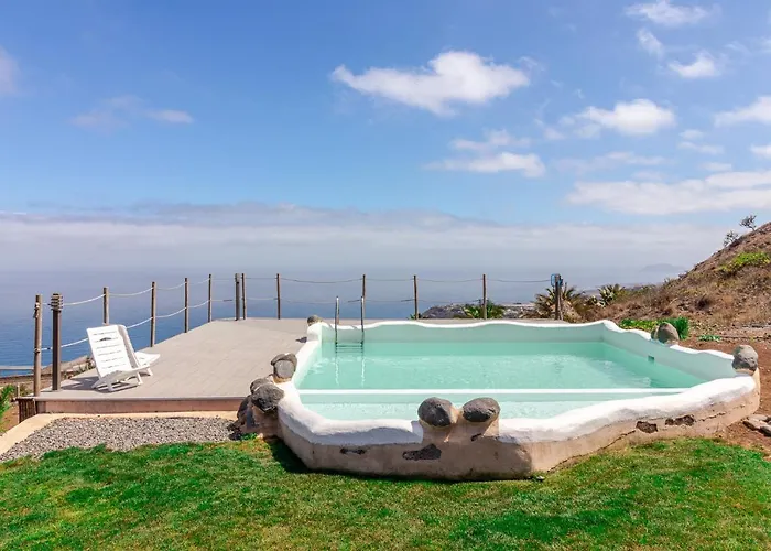 Flatguest Charming House + Pool + Terrace + Views