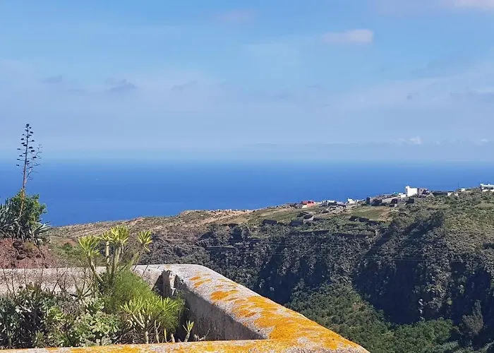 Rinconcito mágico romantic house with Jacuzzi, beautiful views&barbecue