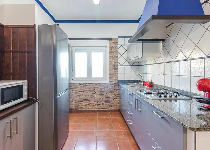 Flatguest Faro De Sardina - 3 Bed - Coast - Wifi