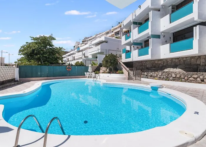 Chic, Cosy & Quiet Apartment Near The Beach
