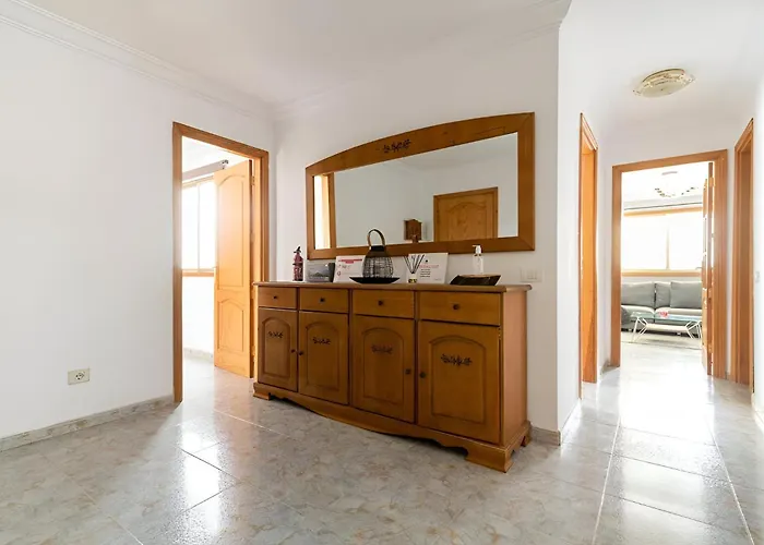 Lovely House In Gran Canaria Next To The Airport