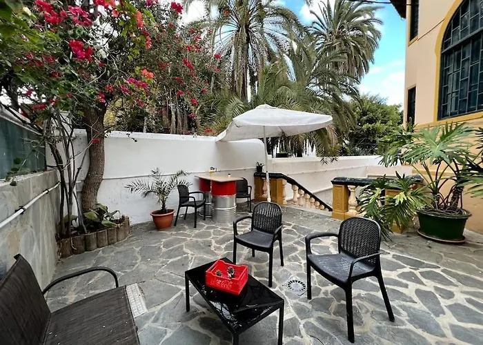 Colonial Villa In Las Palmas