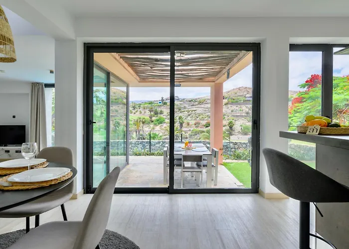 Villa With Private Pool In Luxury Golf Resort