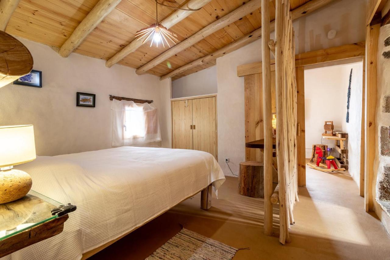 Flatguest Charming House + Pool + Terrace + Views Casa vacanze