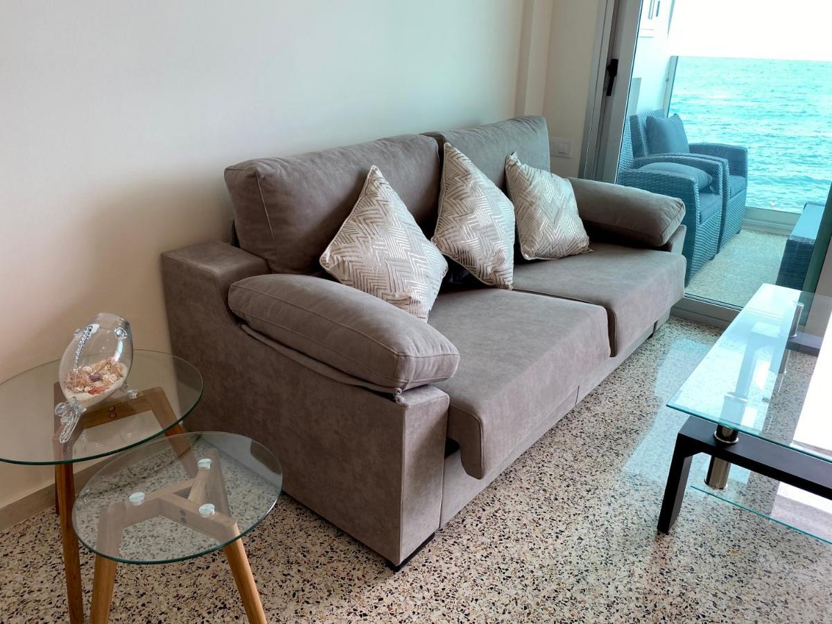 Hermoso Edificio Frente Al Mar Con Gran Terraza Y Hermosas Vistas Appartamento