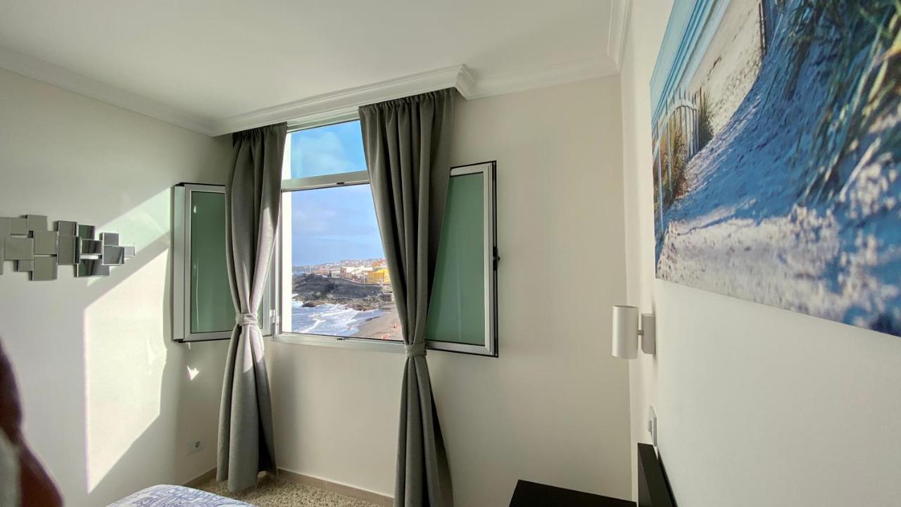 Hermoso Edificio Frente Al Mar Con Gran Terraza Y Hermosas Vistas