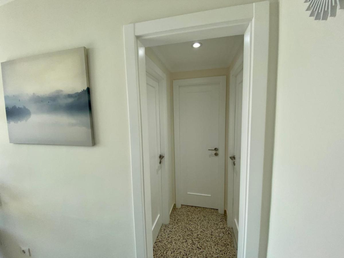 Hermoso Edificio Frente Al Mar Con Gran Terraza Y Hermosas Vistas Appartamento *