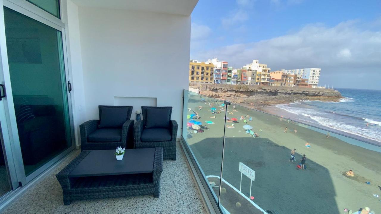 Hermoso Edificio Frente Al Mar Con Gran Terraza Y Hermosas Vistas