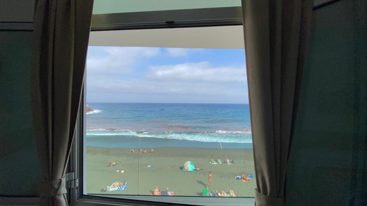 Hermoso Edificio Frente Al Mar Con Gran Terraza Y Hermosas Vistas