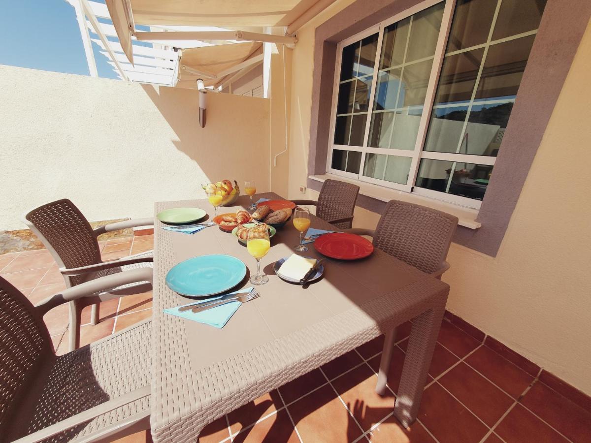 Modern Family Above Swimming Pool * Puerto Rico (Gran Canaria)
