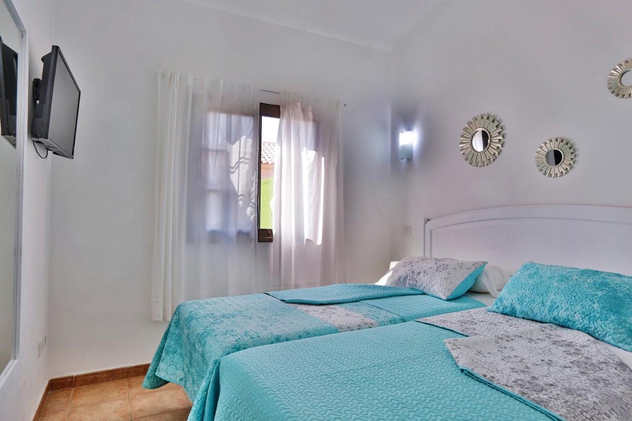 One Bedroom With Shared Pool Furnished Terrace And Wifi At Maspalomas 1 Km Away From The Playa del Inglés
