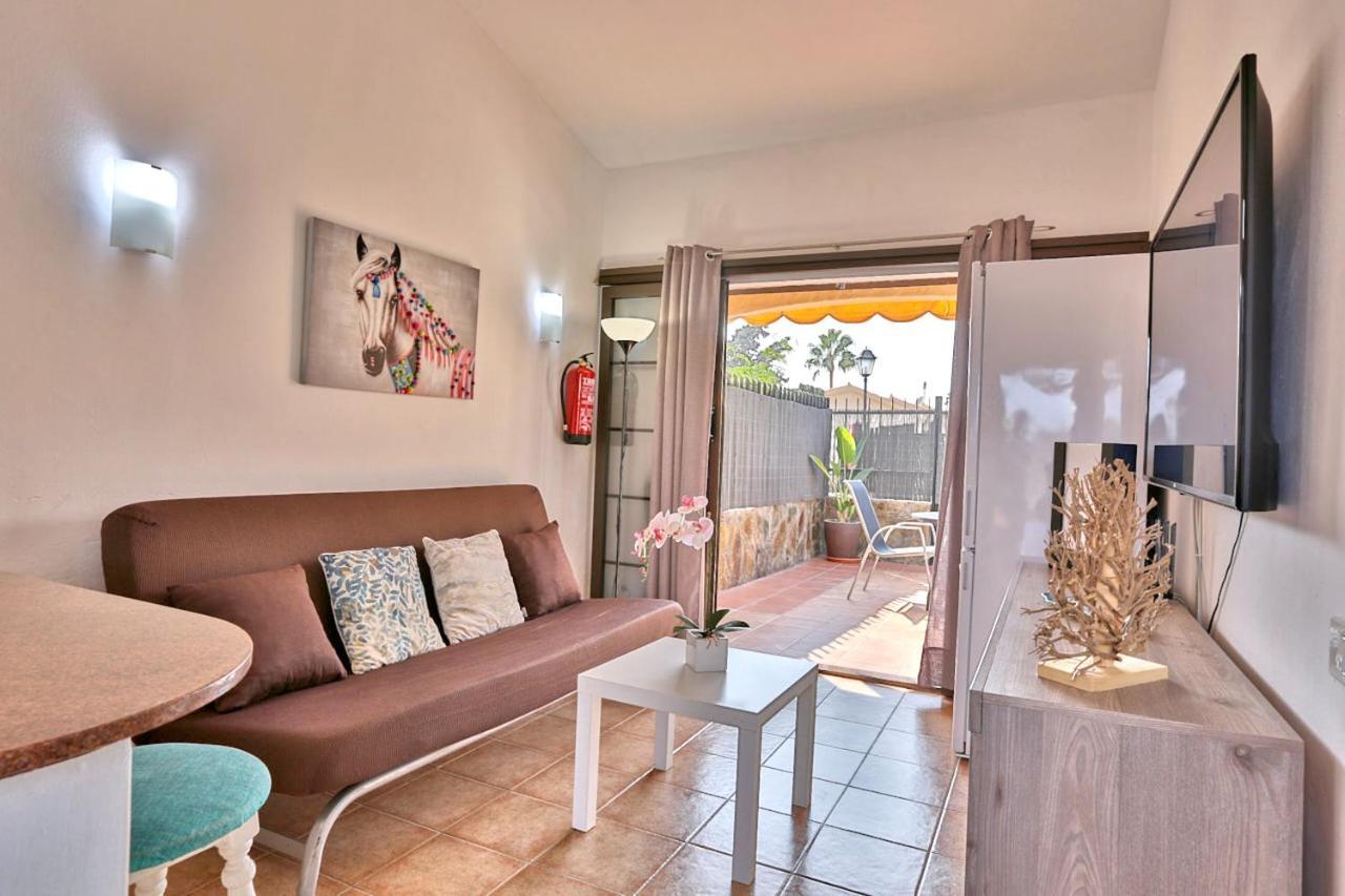 One Bedroom With Shared Pool Furnished Terrace And Wifi At Maspalomas 1 Km Away From The *