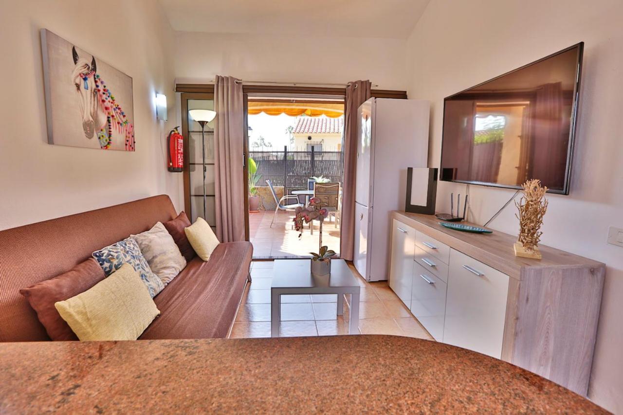 One Bedroom With Shared Pool Furnished Terrace And Wifi At Maspalomas 1 Km Away From The Playa del Inglés