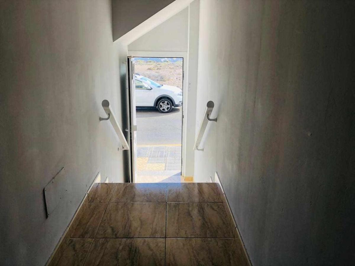 Apartamento Piso de 2 habitaciones El Burrero Aeropuerto *