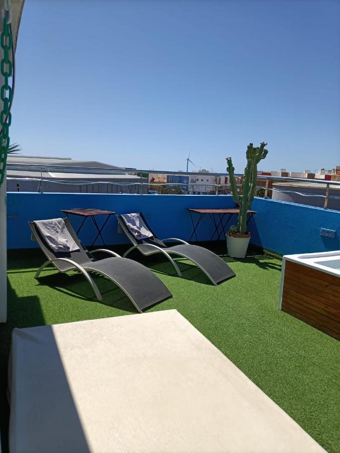ático Con Vistas , Jacuzzi , Terraza Y Barbacoa Arinaga
