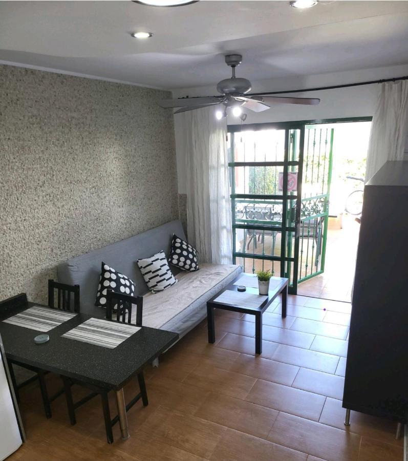 Poolside Duplex In Secure Gated Complex Apartamento
