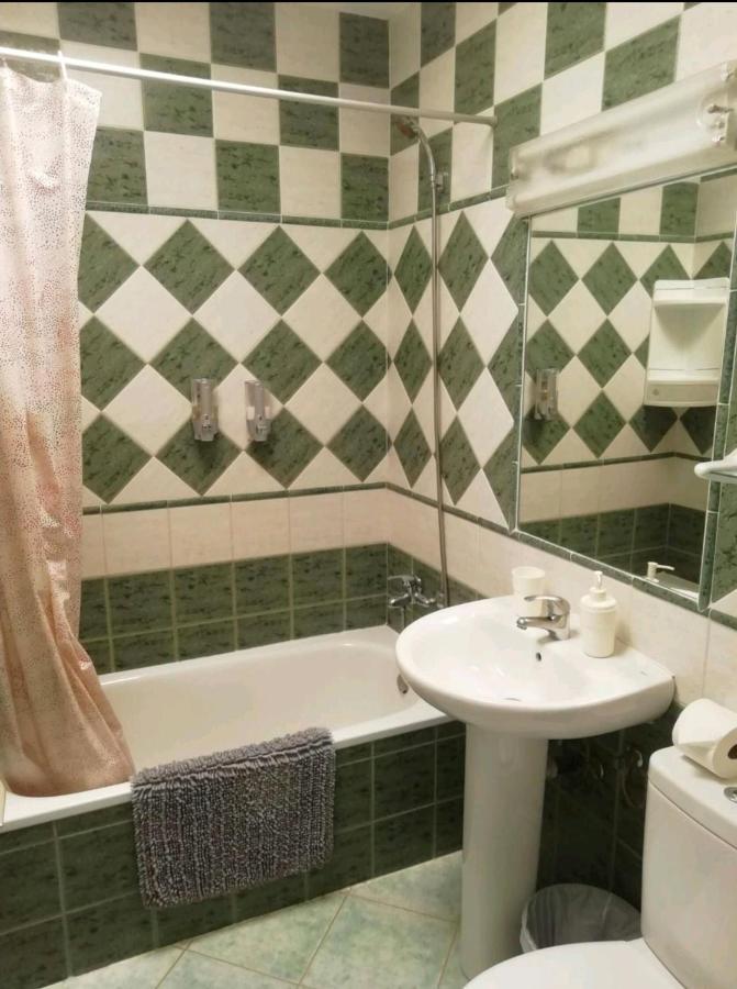 Poolside Duplex In Secure Gated Complex *