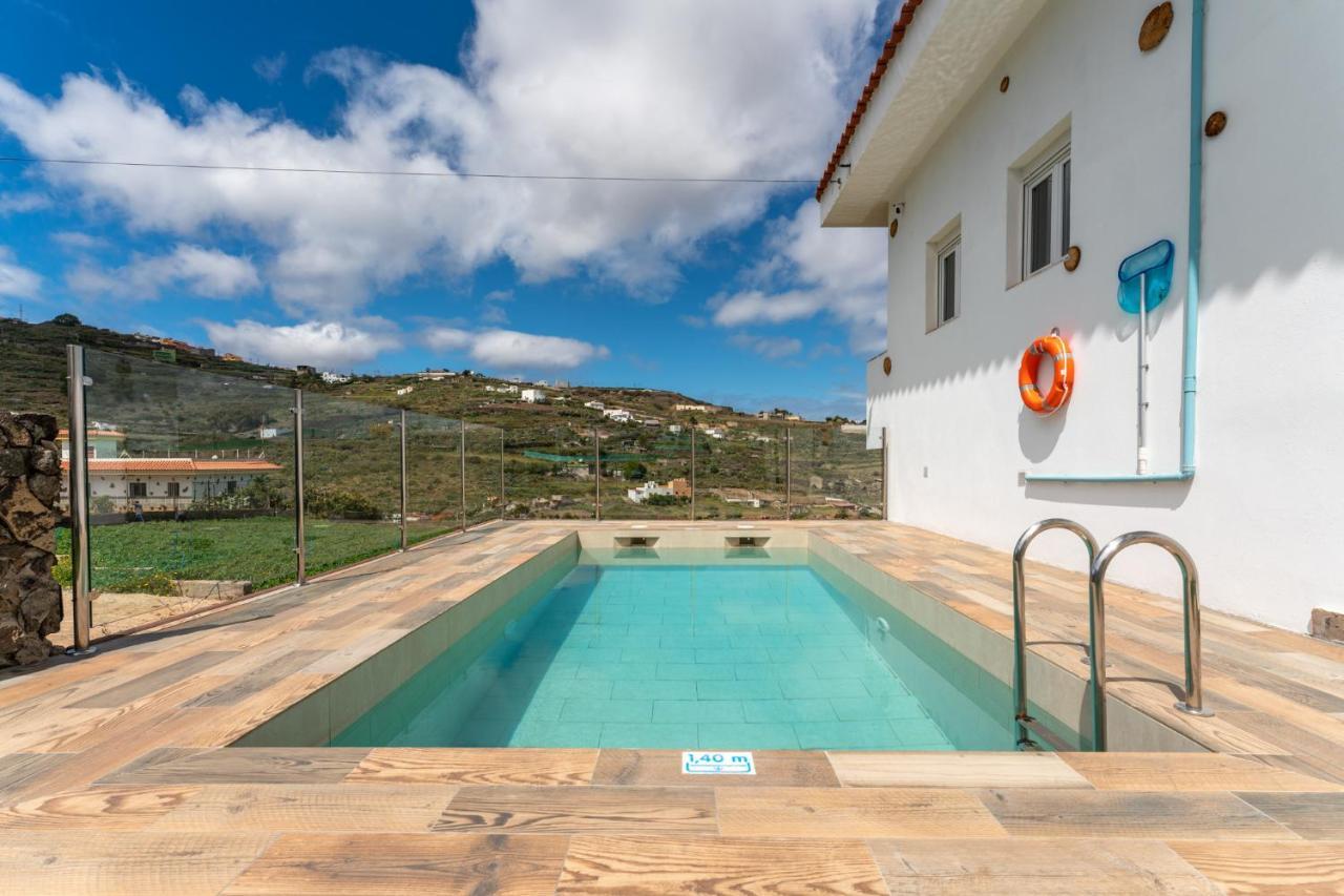 Villa Dejablue. Rural Junto Al Mar Y La Montana *