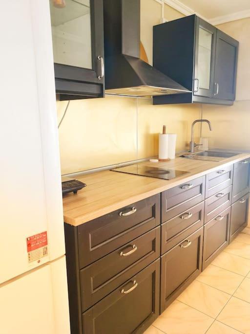 The Perfect Place To Relax Bedroom With Hot Tub, Beautiful Tropical Garden Area. Bbq And Big Open Spaces Through The House.it Is Located In A Quiet Place, But Still 5 Min Away From The Touristic Puerto Rico And Walking Distance From The * Mogán