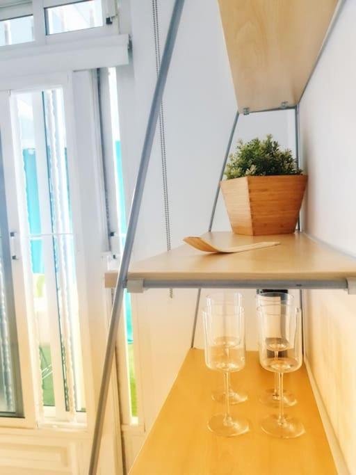 Apartamento The Perfect Place To Relax Bedroom With Hot Tub, Beautiful Tropical Garden Area. Bbq And Big Open Spaces Through The House.it Is Located In A Quiet Place, But Still 5 Min Away From The Touristic Puerto Rico And Walking Distance From The Mogán