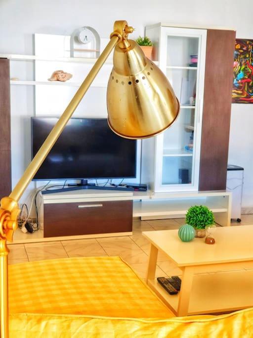 The Perfect Place To Relax Bedroom With Hot Tub, Beautiful Tropical Garden Area. Bbq And Big Open Spaces Through The House.it Is Located In A Quiet Place, But Still 5 Min Away From The Touristic Puerto Rico And Walking Distance From The * Mogán