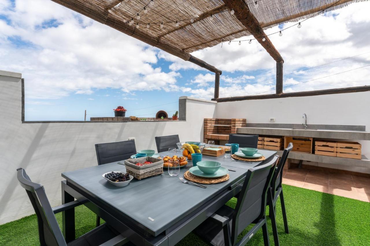 Villa Dejablue. Rural Junto Al Mar Y La Montana