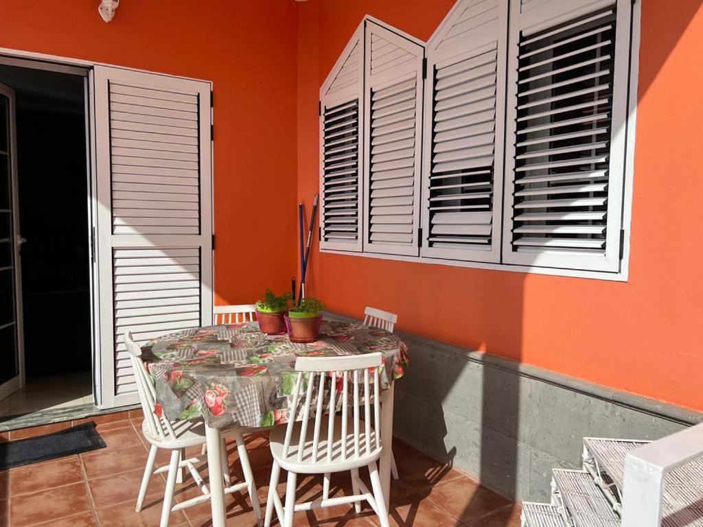 Agradable Con Piscina 4 Dormitorios