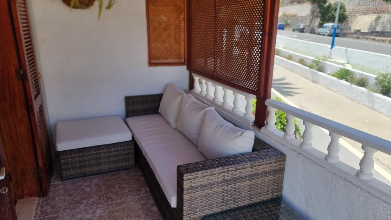 La Palmera1 Casa Al Primer Piso Con 2 - Two Bedroom House On The First Floor --- La Palmera 2 Casa En Planta Baja Con 1 Dormitorio, One Bedroom House On The Ground Floor