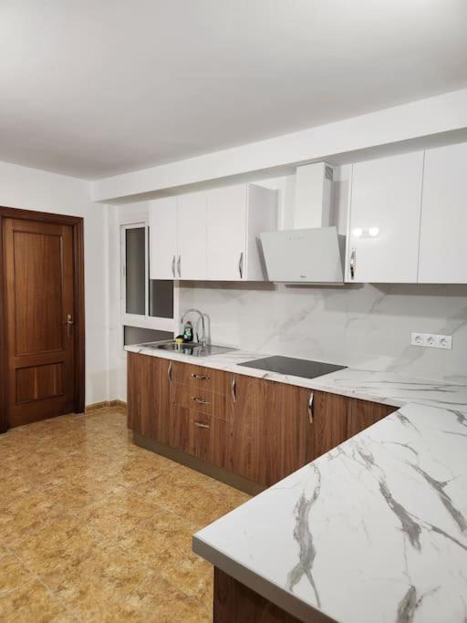 Lujoso Apartamento Vacacional Carrizal