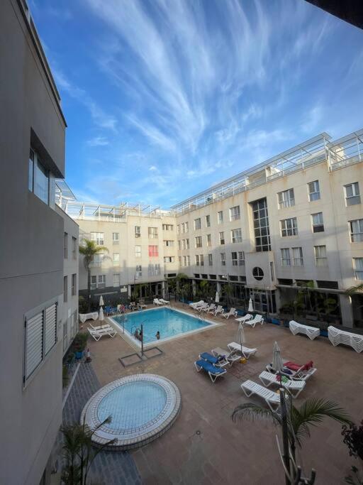 Precioso Apartamento En Residencial Con Piscina Apartamento *